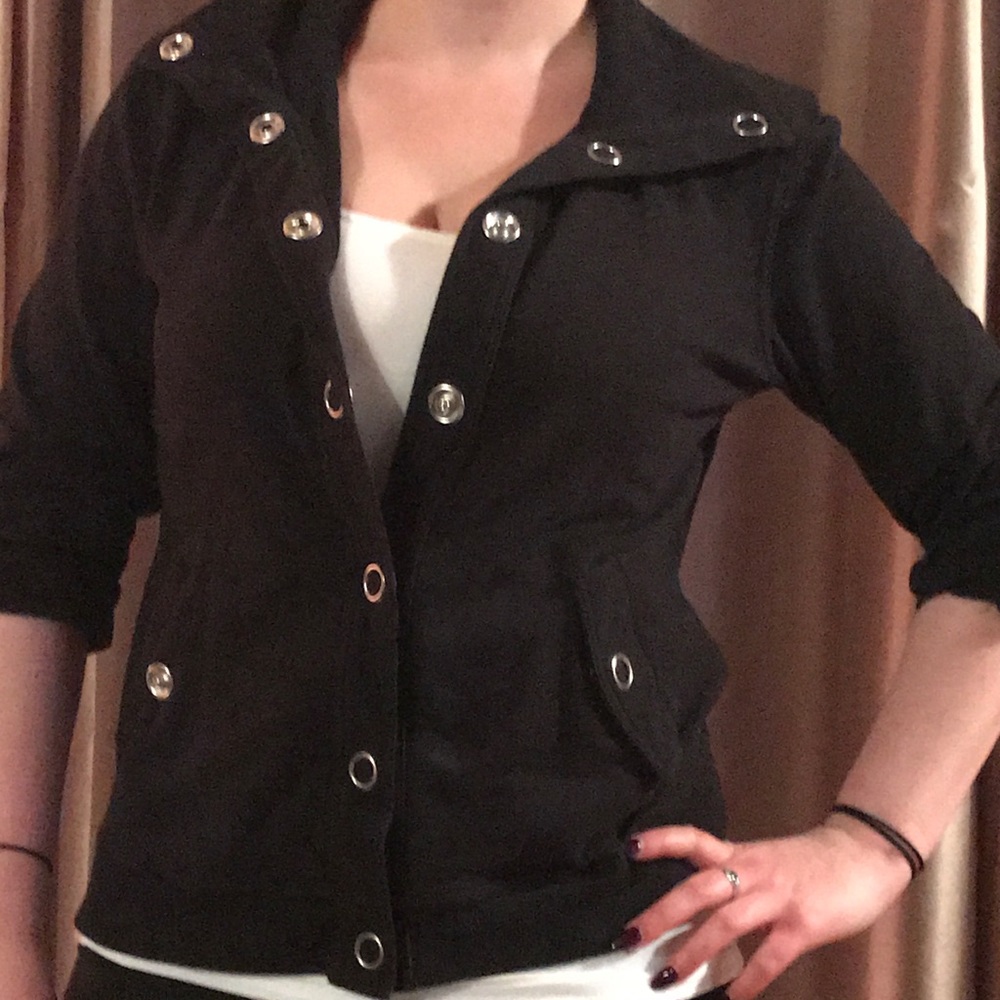 Christopher & Banks: snap-up jacket with pockets⚫️